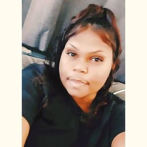 Meet your Posher, Celine